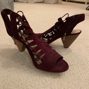 Vince Canuto Cage heel. Never been worn. Size 11